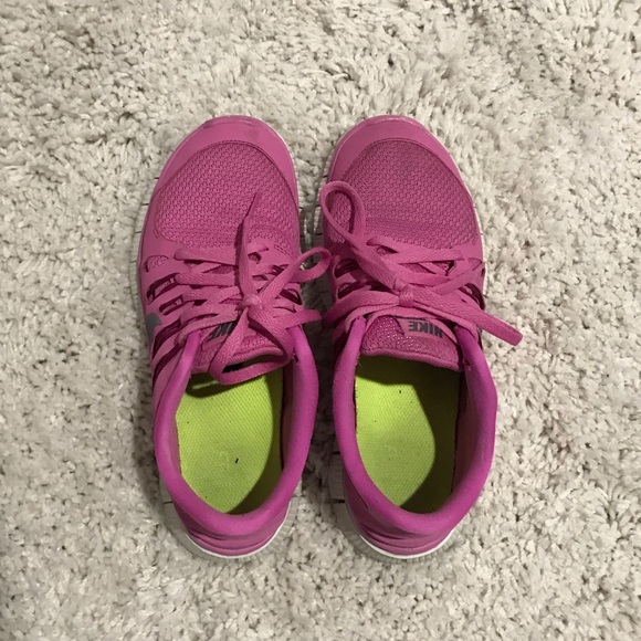 Nike free runs - Picture 2 of 4